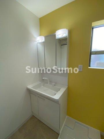 洗面設備　脱衣スペースもあります