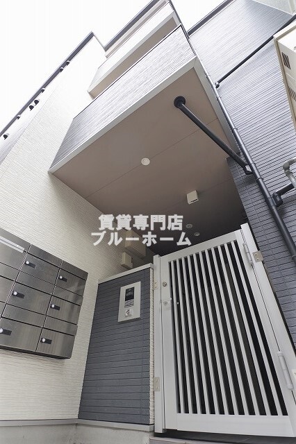 建物外観　木造3階建ての綺麗な物件！
