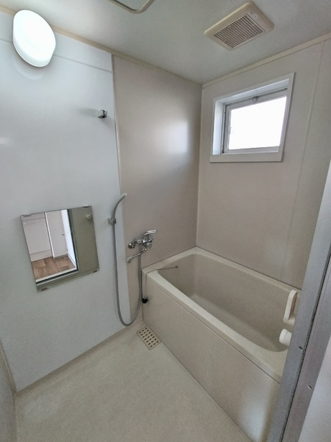 バス・シャワールーム　バス