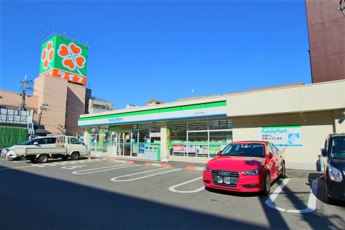 コンビニ　ファミリーマート 高井田本通店（コンビニ）まで530m