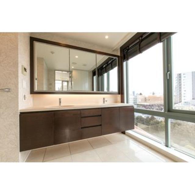 洗面設備　※写真は同タイプ住戸です。