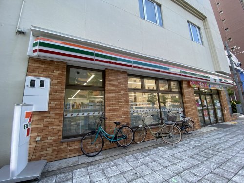 コンビニ　セブンイレブン（コンビニ）まで130m