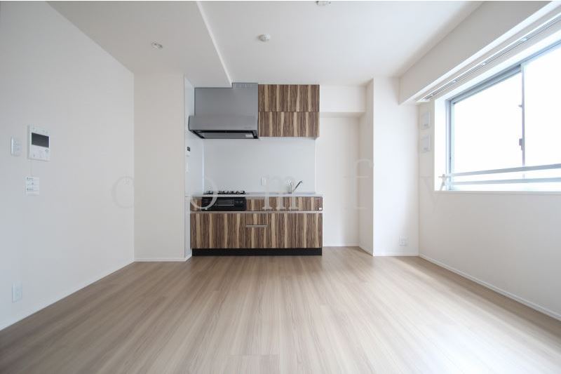 居室・リビング　正方形に近い方のリビング