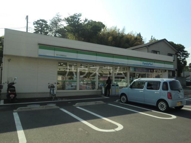 コンビニ　ファミリーマート市川大野駅前店（コンビニ）まで693m