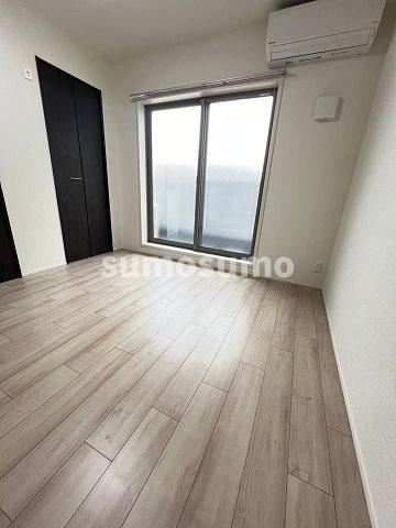 その他部屋・スペース　広くて明るい寝室