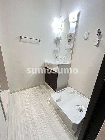 洗面設備　スペースが確保できる洗面所です