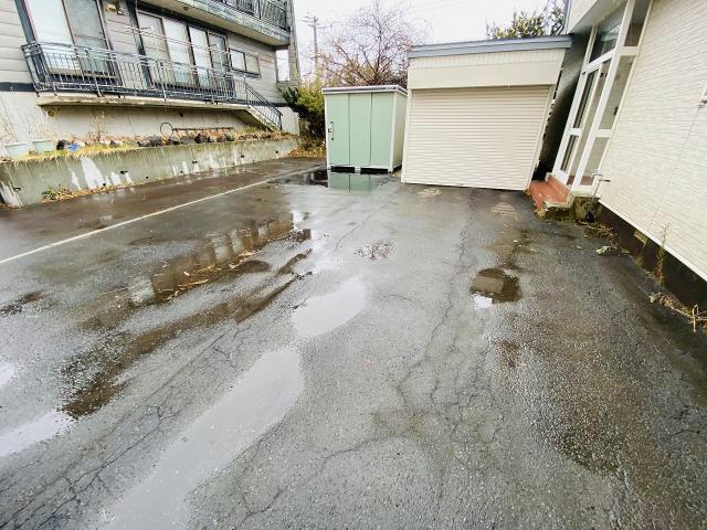 駐車場　駐車場