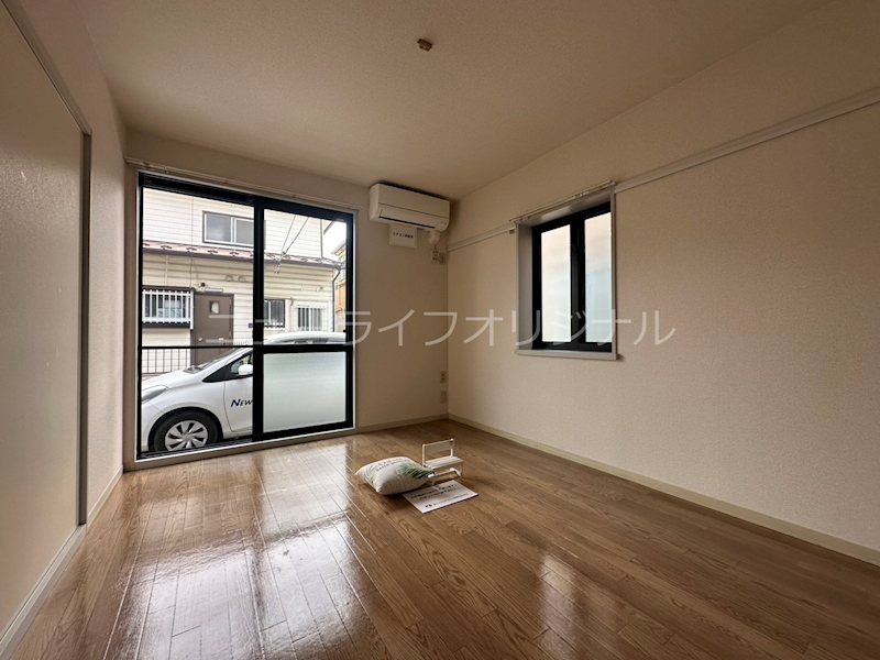 居室・リビング　5.9帖の洋室。