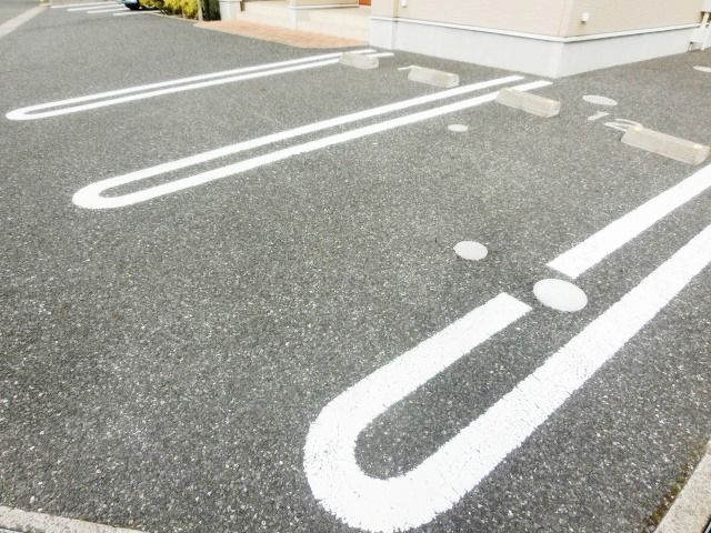 駐車場　敷地内駐車場ございます