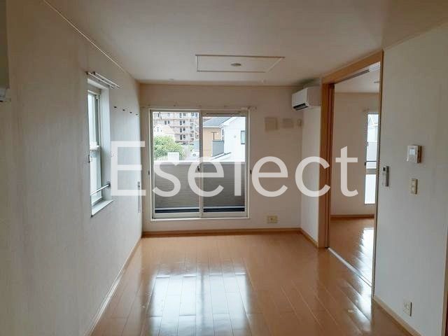 居室・リビング　2面採光の明るいリビング♪