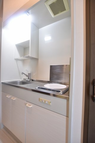 キッチン　同物件、別部屋のお写真となります。ご参考までにご覧ください。