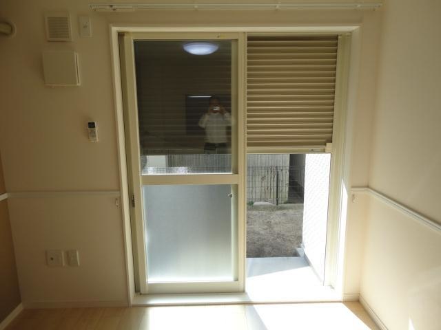 セキュリティ　ベランダシャッター