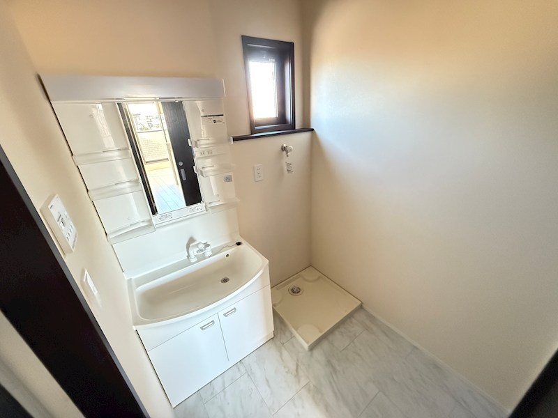 洗面設備　※同棟同型内観写真、現状優先となります。