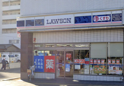 コンビニ　ローソン 香里園駅前店（コンビニ）まで562m