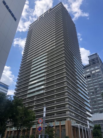 建物外観　ローレルタワー難波　３９階免震タワーマンション