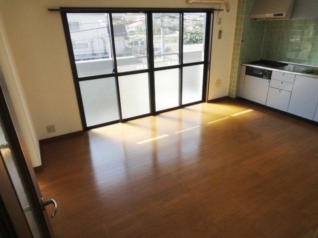 居室・リビング　写真は別号室のものです。