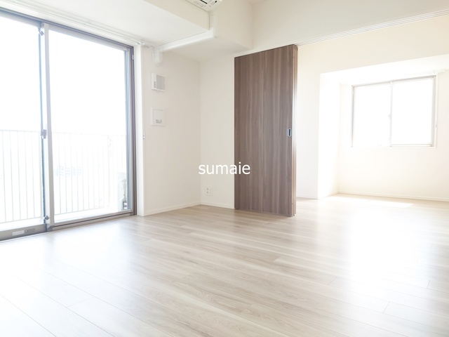 居室・リビング　リビングと洋室は繋げて使えます☆