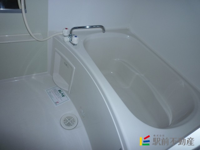 バス・シャワールーム　ゆったり出来る浴室です