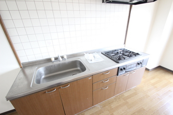 キッチン　※別部屋の写真です