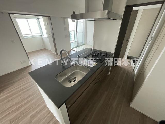 エントランス　落ち着いたエントランスです