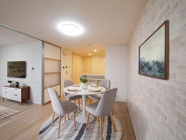 居室・リビング　CGで家具等を配置したもので家具等は含まれません