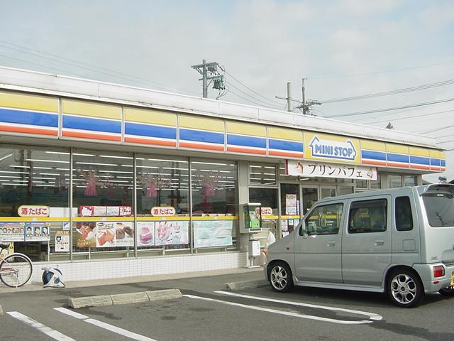 コンビニ　ミニストップ（コンビニ）まで580m