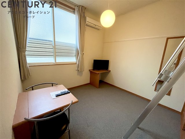 居室・リビング　ロフト・家具家電付きのお部屋です♪