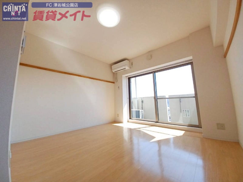 居室・リビング　同じ物件、別部屋の写真です