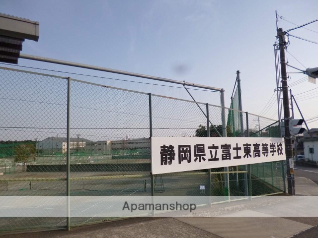 高校・高専　富士東高校（高校・高専）まで584m