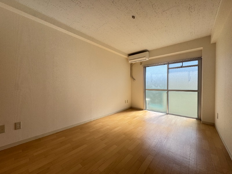 居室・リビング　洋室！