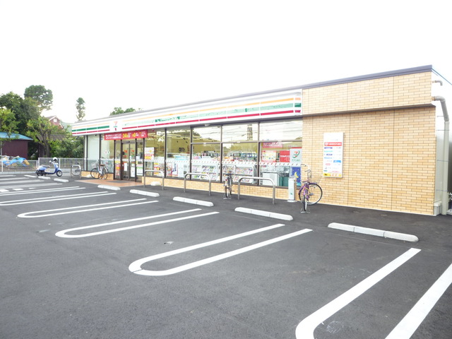 コンビニ　セブンイレブン立川栄町3丁目店（コンビニ）まで557m