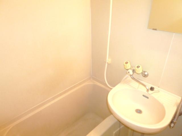 バス・シャワールーム　日々の暮らしに欠かせないお風呂です