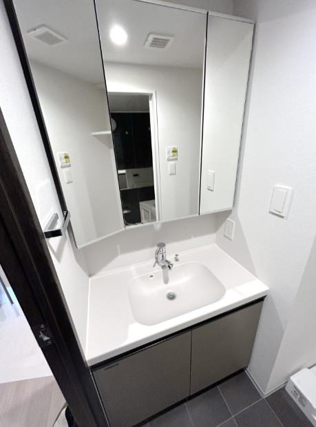 洗面設備　脱衣スペースもあります