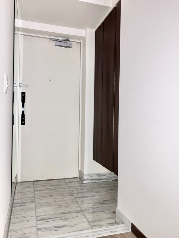 玄関　明るい玄関です