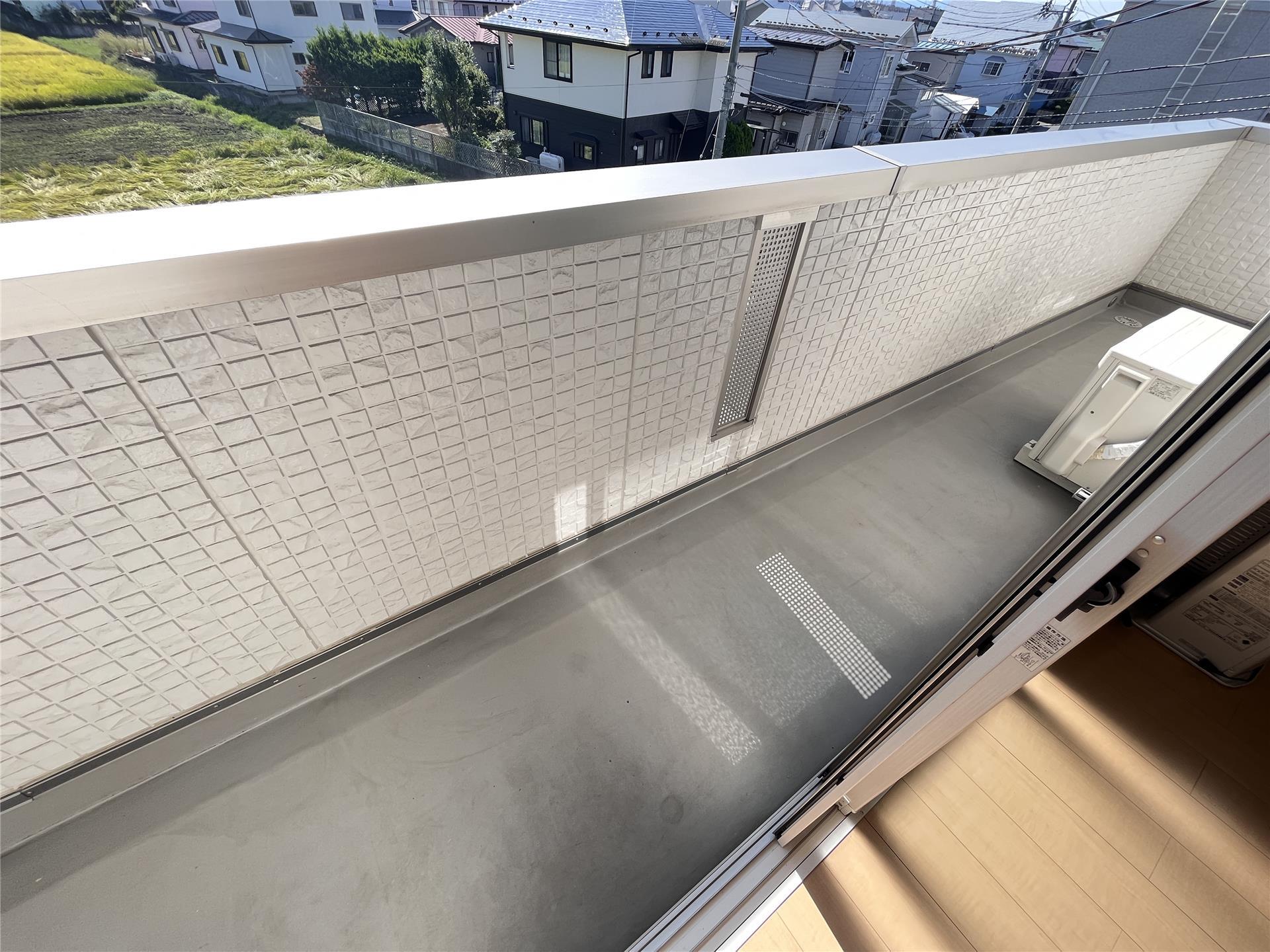バルコニー　バルコニー（同タイプ）