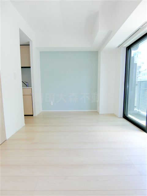 居室・リビング　南向きのLDK10帖　リビングダイニングキッチン！