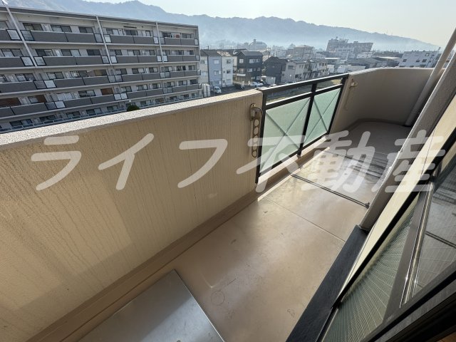 バルコニー　開放的で明るい空間を演出してくれるバルコニーです