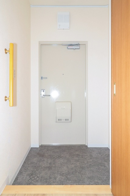 URシャレール東豊中の玄関写真