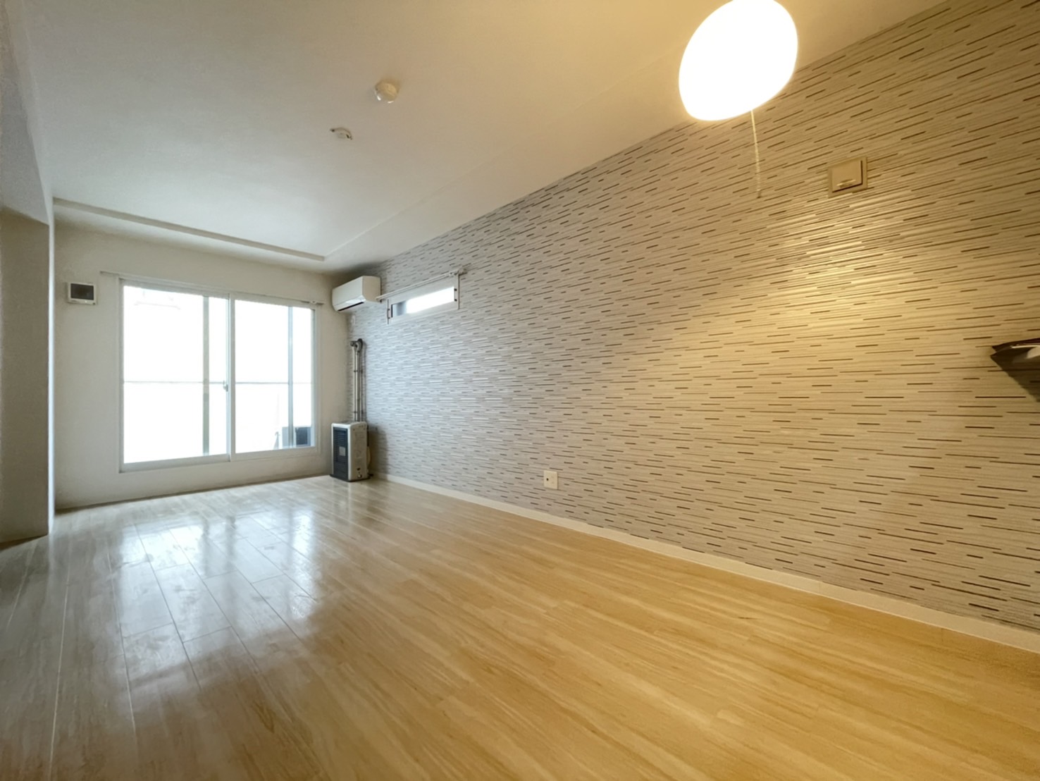 居室・リビング　他号室のお写真です。参考にご覧ください。