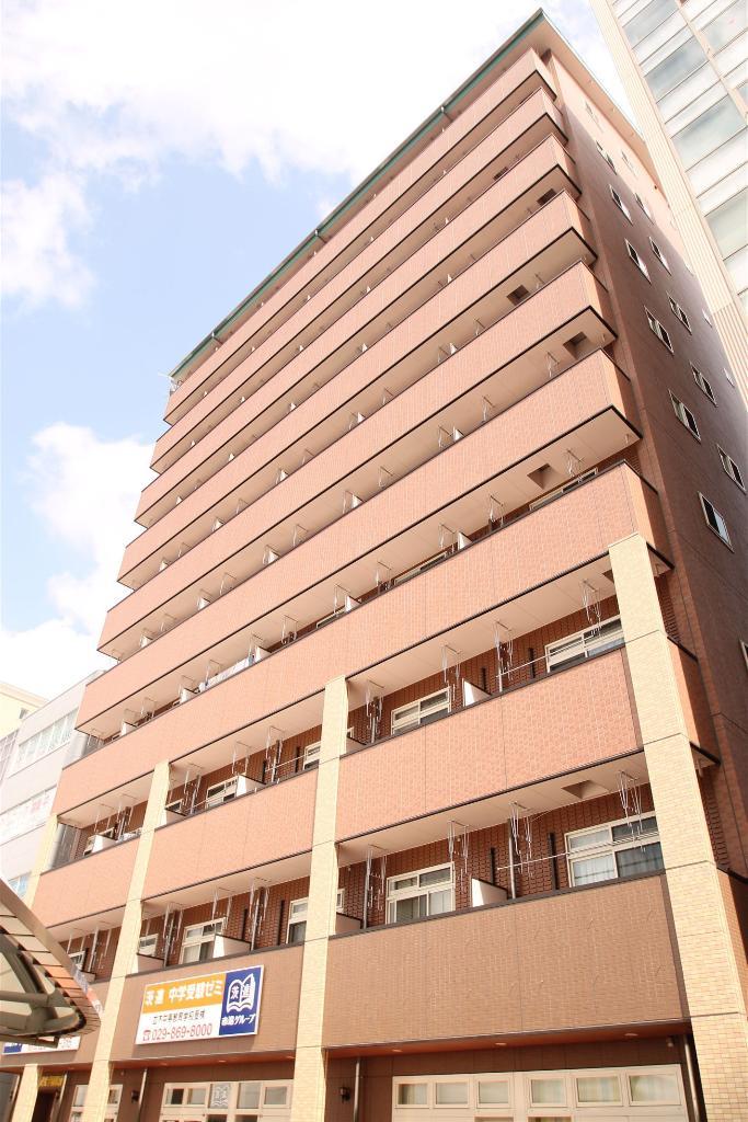 建物外観　研究学園駅の目の前です