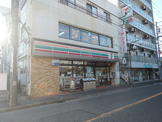 コンビニ　セブンイレブン星川西店（コンビニ）まで216m