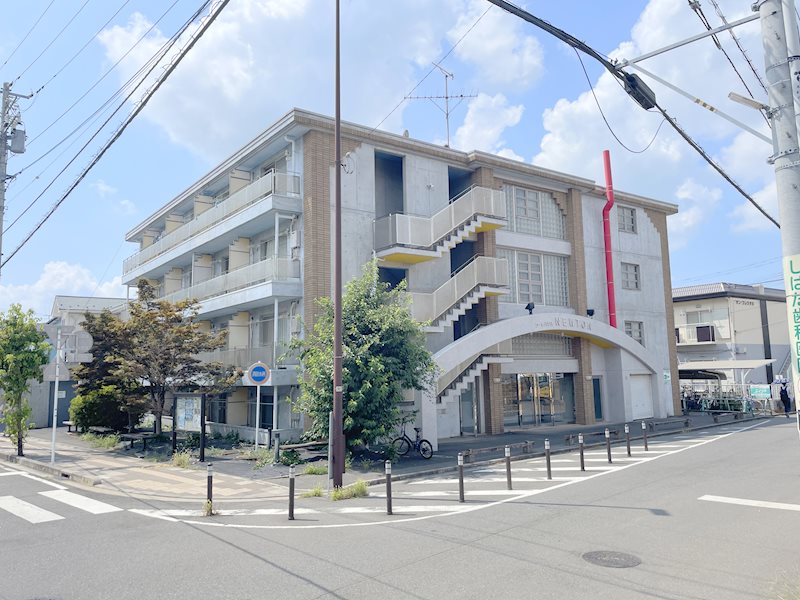 建物外観　鉄筋コンクリート造４階建。理科大生専用物件