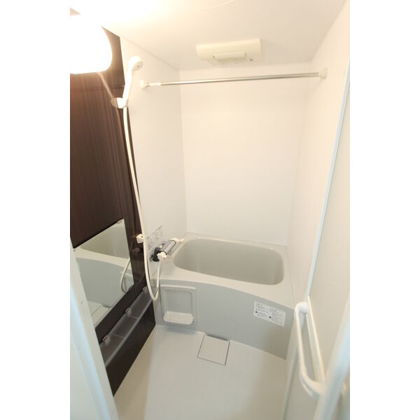 バス・シャワールーム　同タイプのお部屋の室内写真となります。