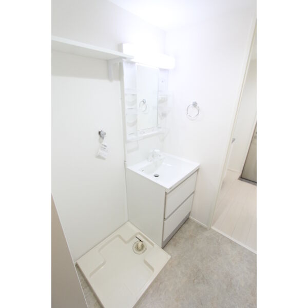 洗面設備　同タイプのお部屋の室内写真となります。