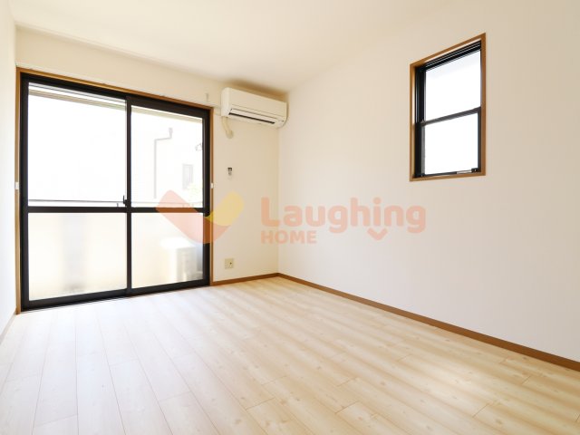 居室・リビング　広々とした洋室です※別号室の写真になります