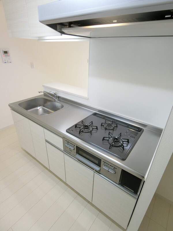 キッチン　コンパクトなキッチンで掃除もラクラク