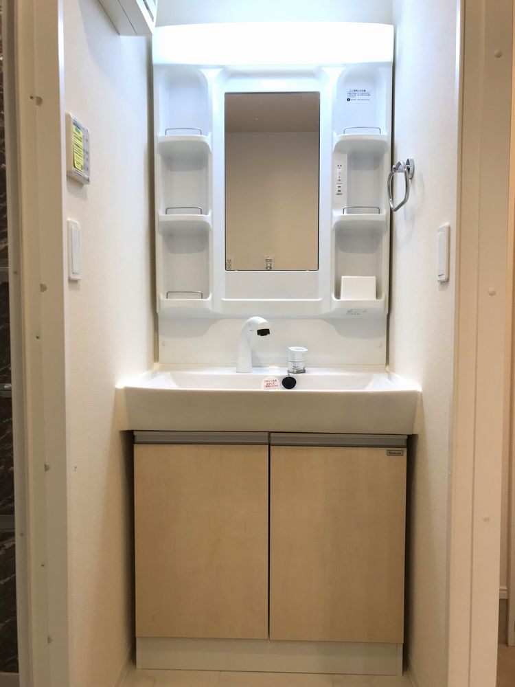 洗面設備　※別部屋参考写真（反転）