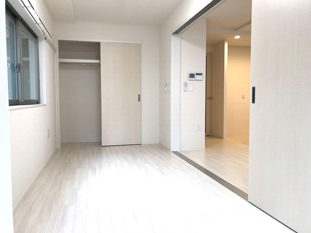 収納　※別部屋参考写真（反転）