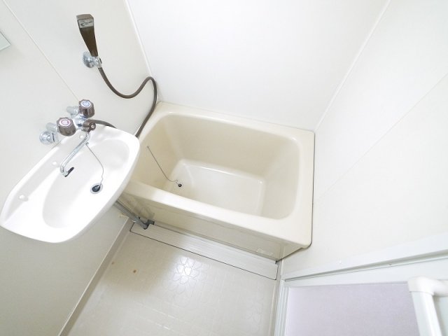 その他設備　お風呂に洗面台がついてます。