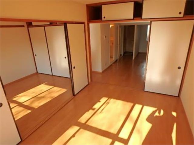 居室・リビング　明るいリビングです